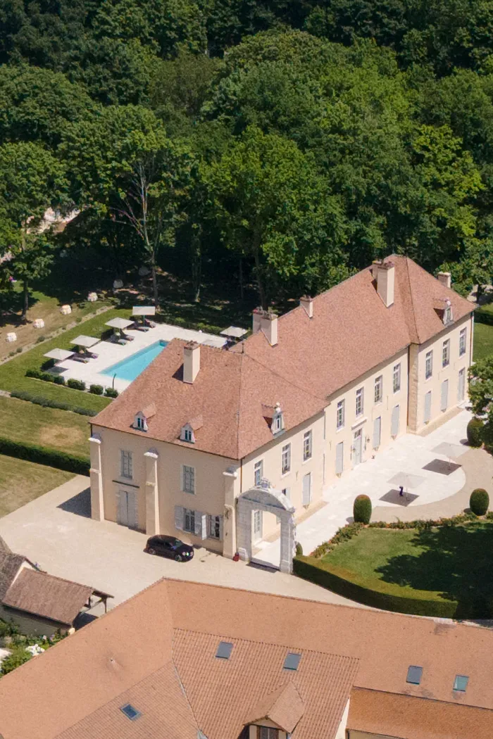 Château de Maizières après restauration, Domaine Abbaye de Maizières
